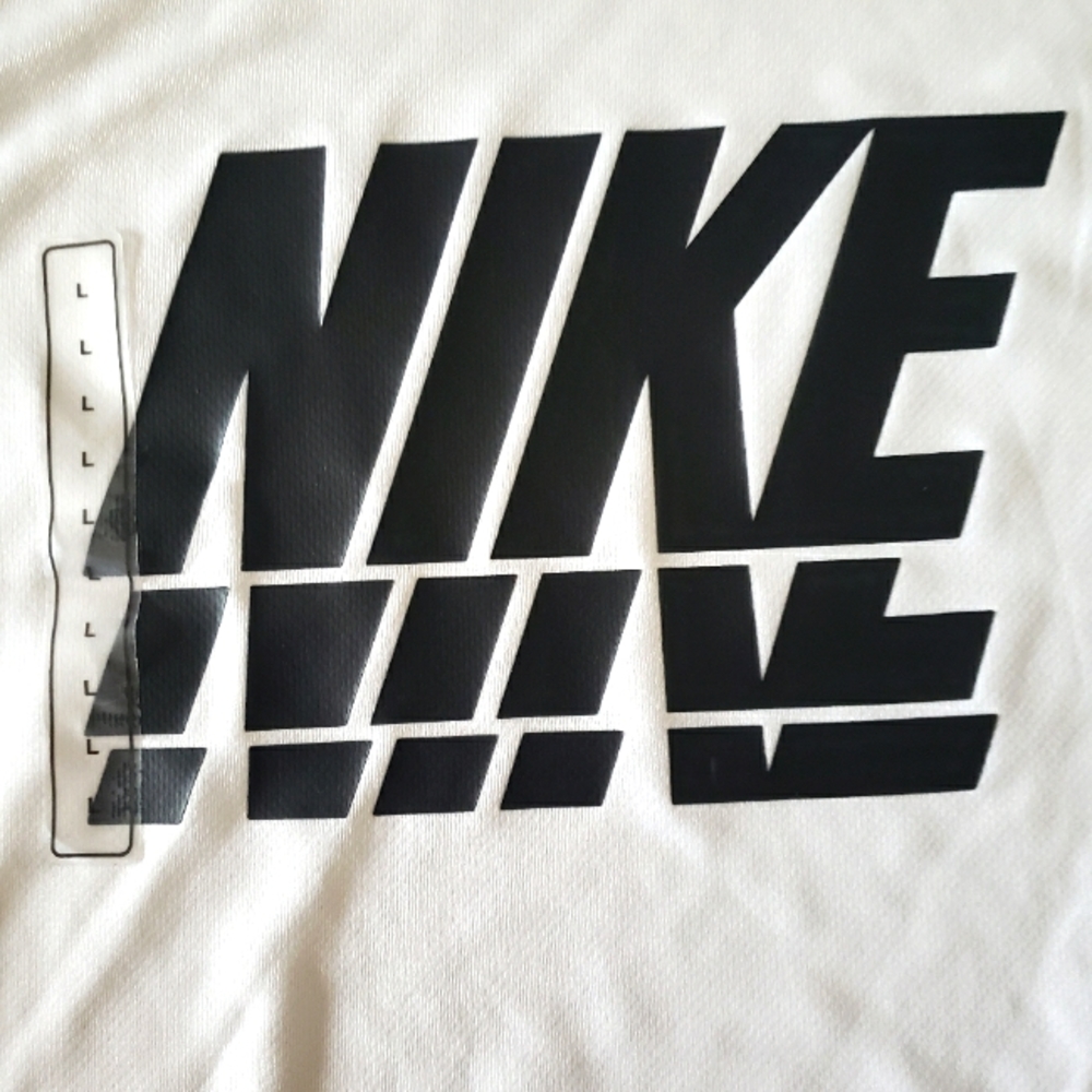 Boys Nike White Dri-Fit Tshirt, Large - Picture 6 of 6